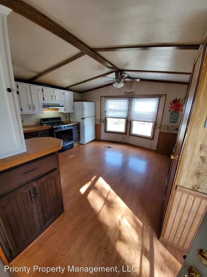 2604 Cheryl - Photo 2 of 7