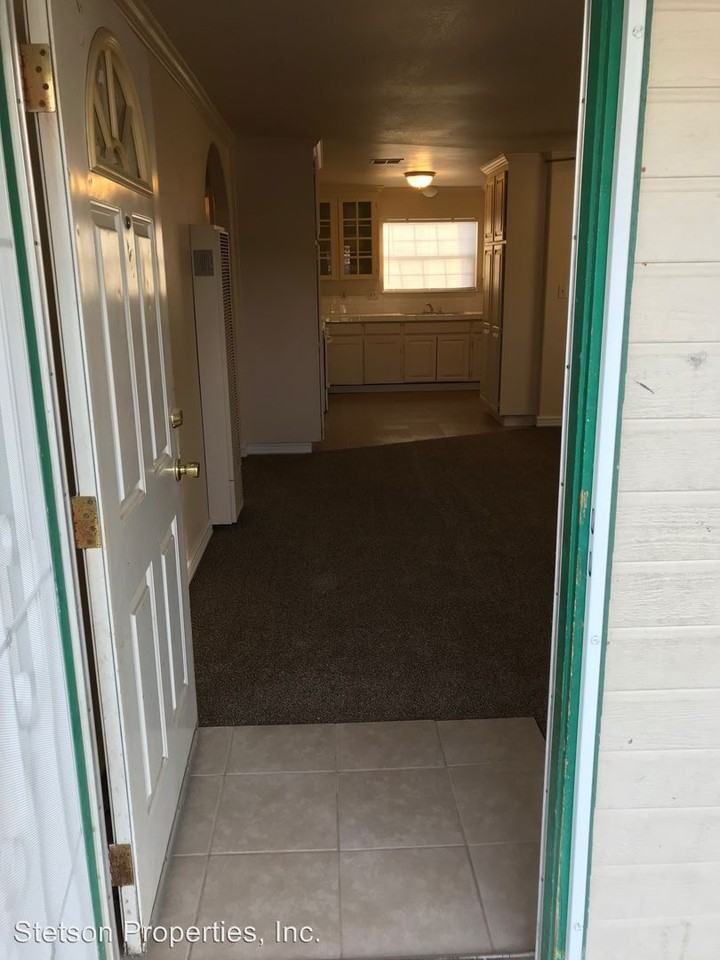 288 Pleasant St - Photo 3 of 10