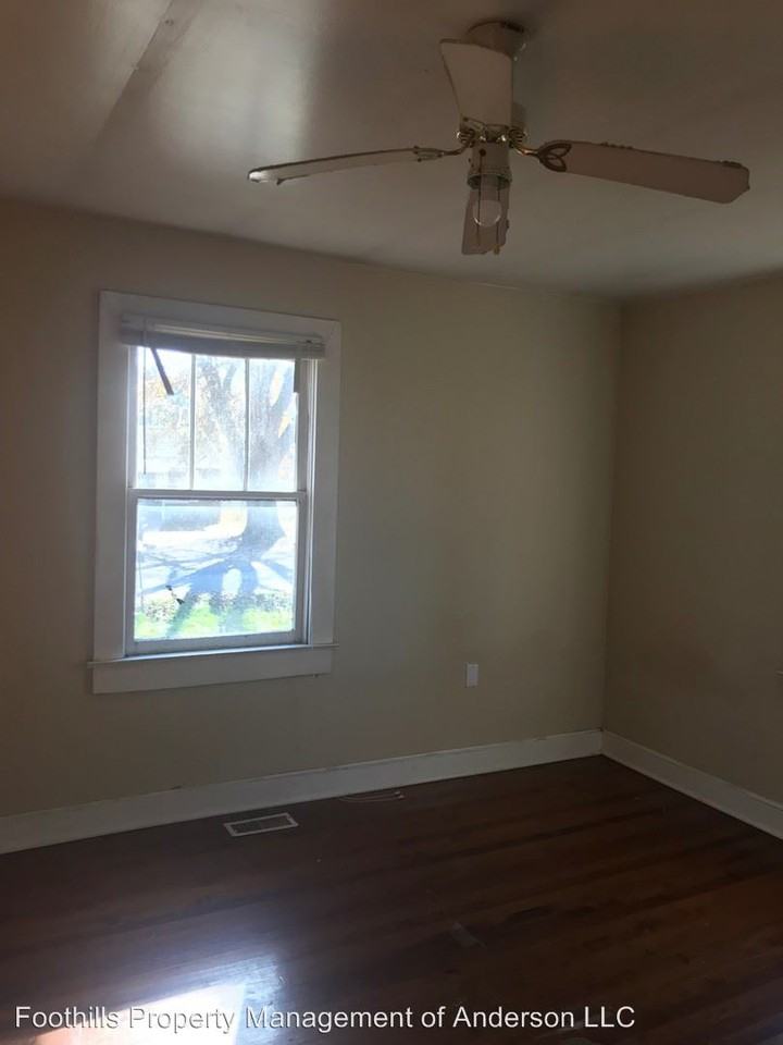 120 Davis St - Photo 3 of 7