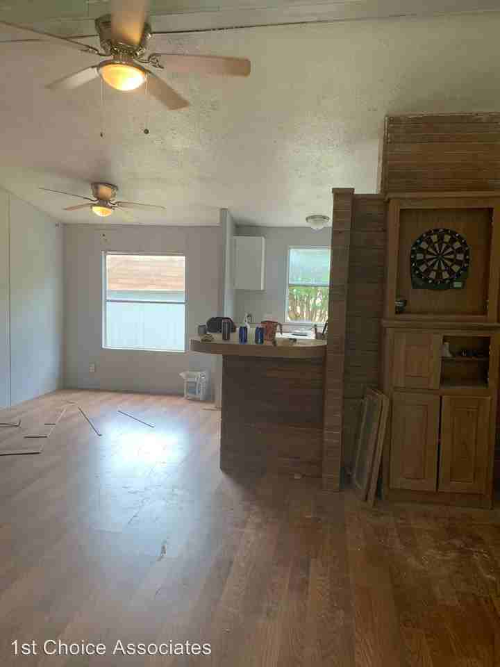 1420 Quail Ct - Photo 2 of 5