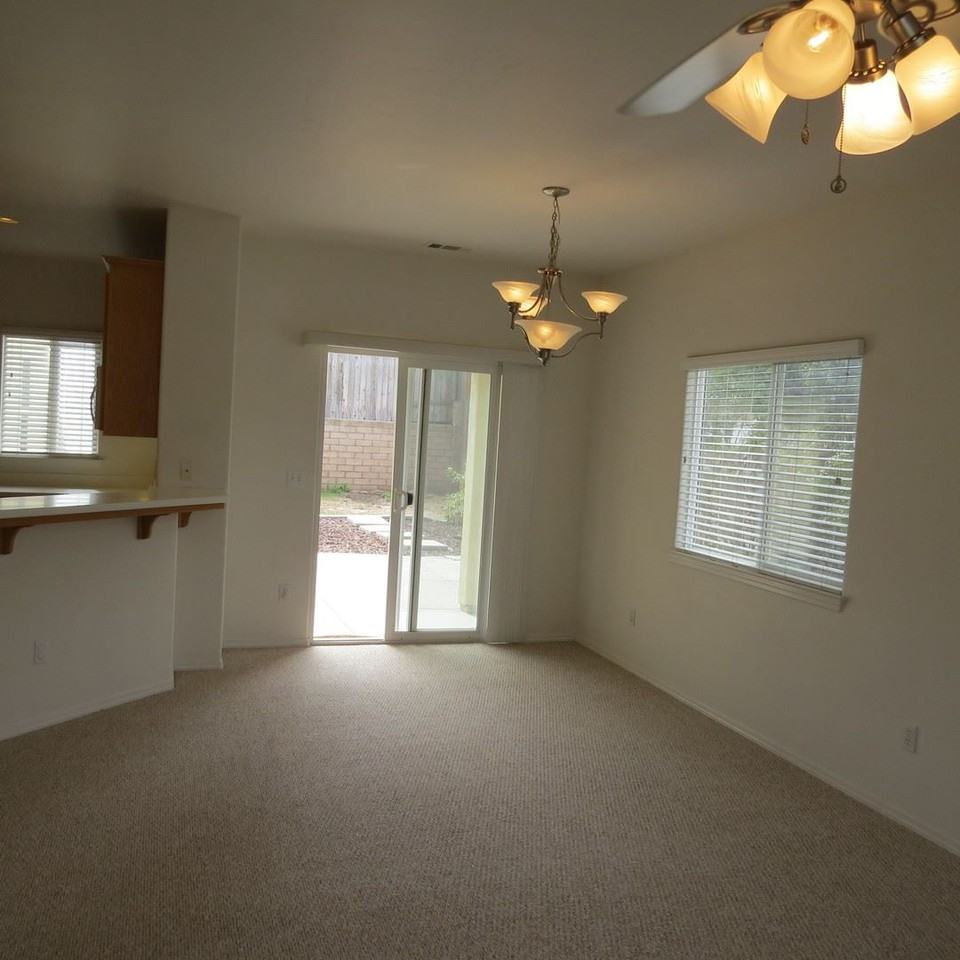 1674 La Selva Avenue - Photo 2 of 15
