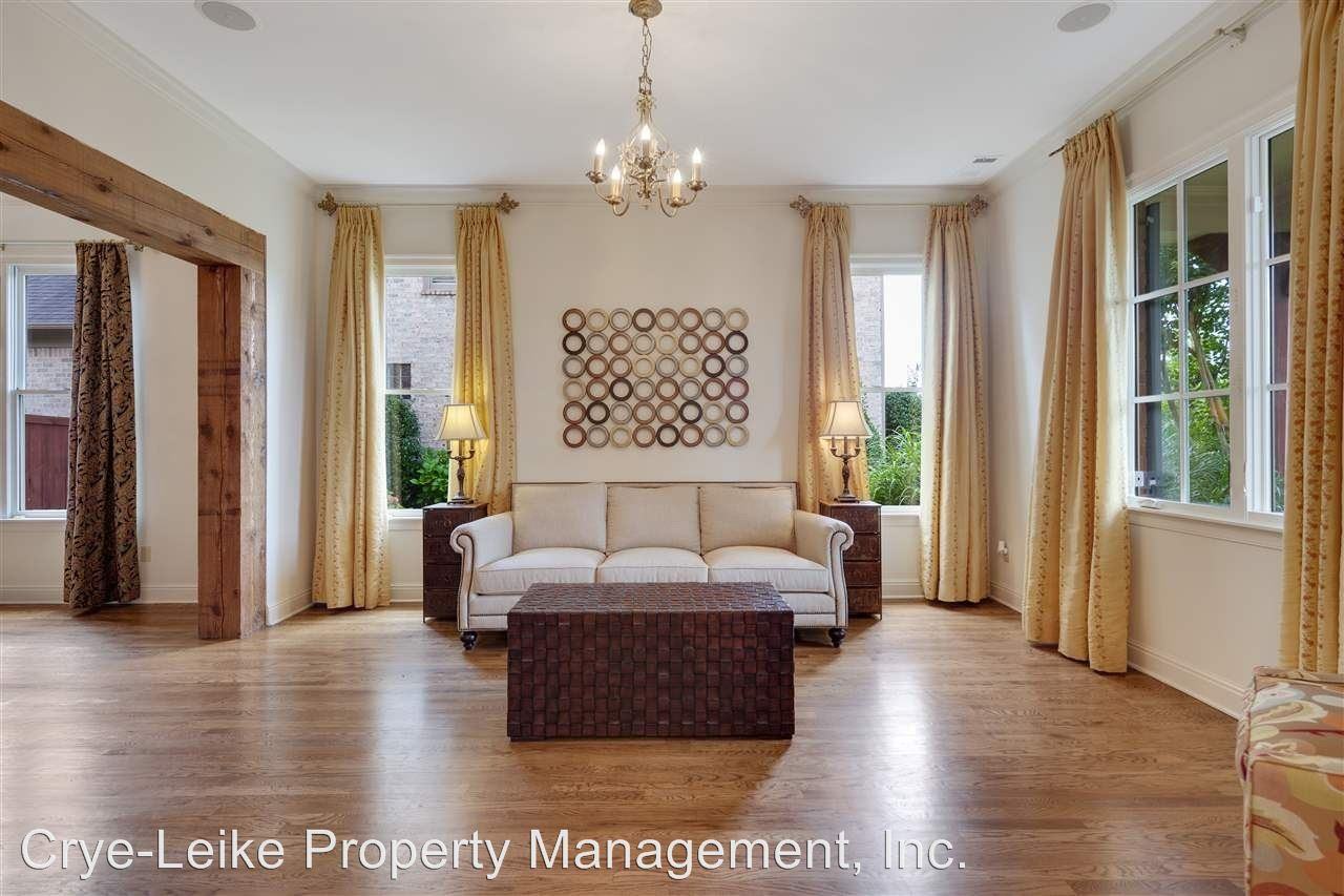 1836 Wellsley Dr - Photo 3 of 12