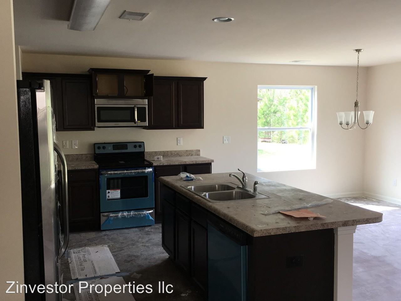 443 Reed Way - Photo 2 of 11