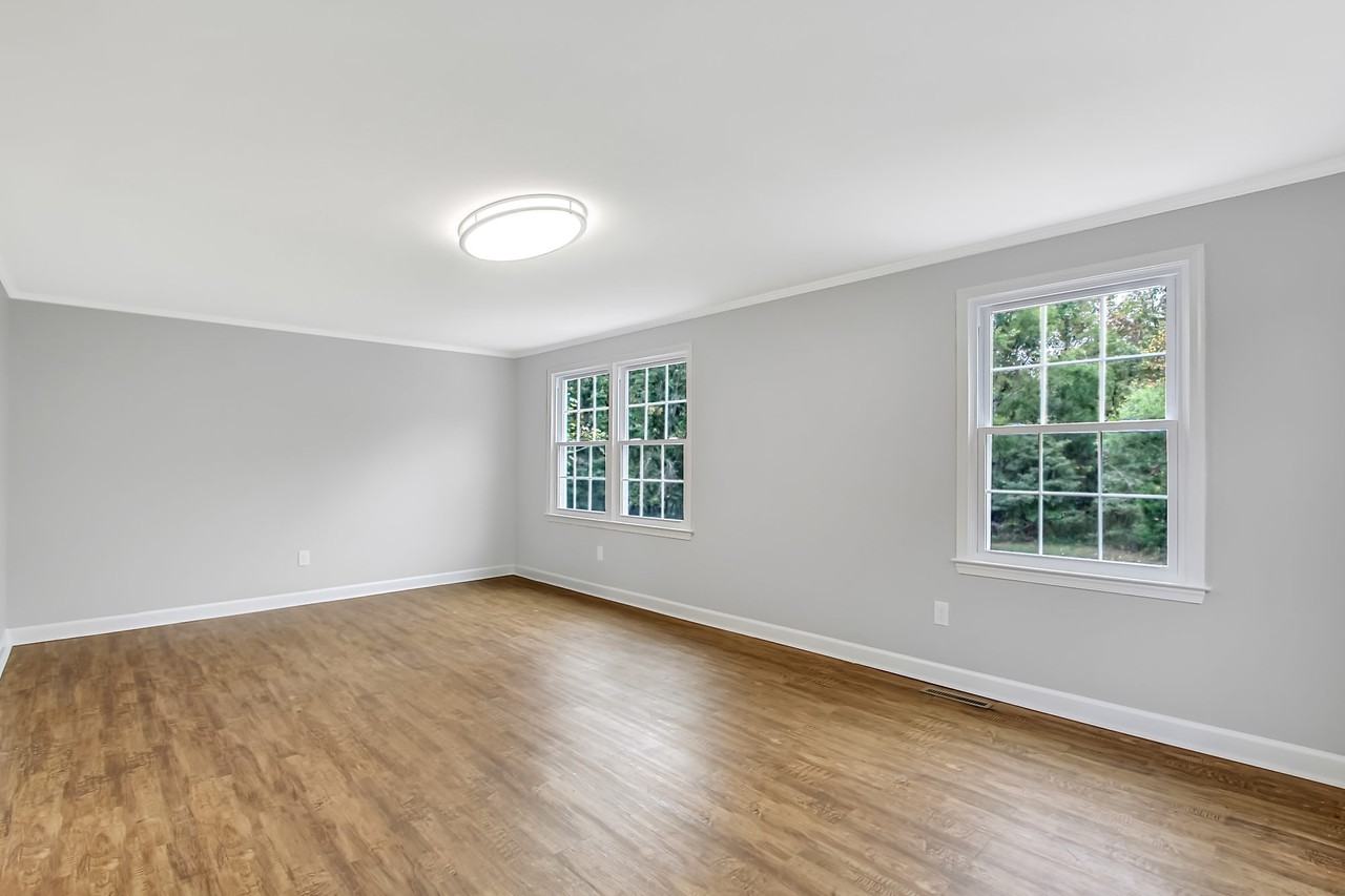 9101 Deviation Rd - Photo 3 of 19