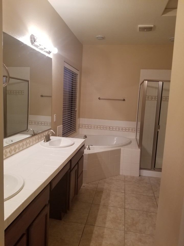 5414 W Harwell Rd - Photo 2 of 17