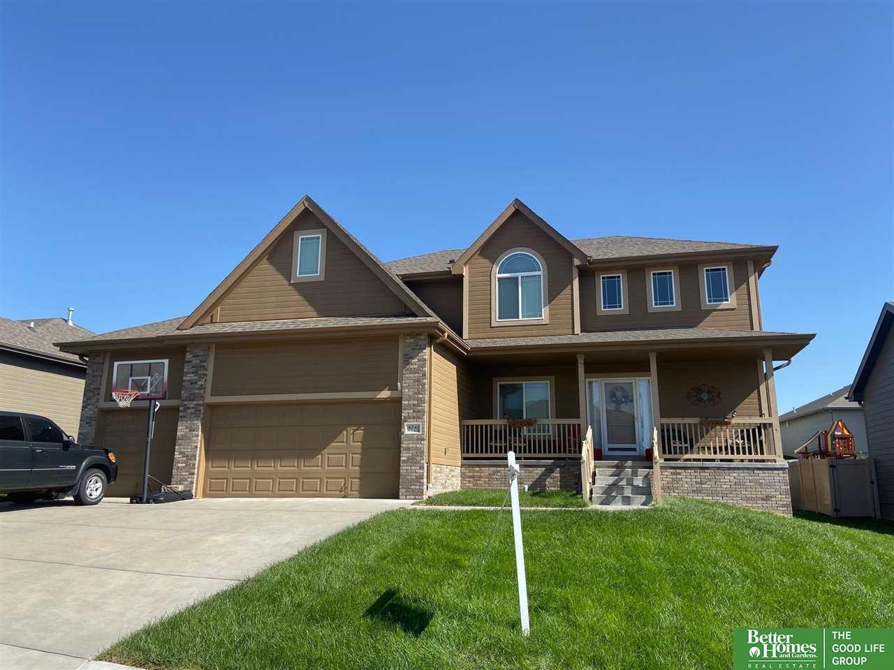 8515 S 105 Street - Photo 2 of 14