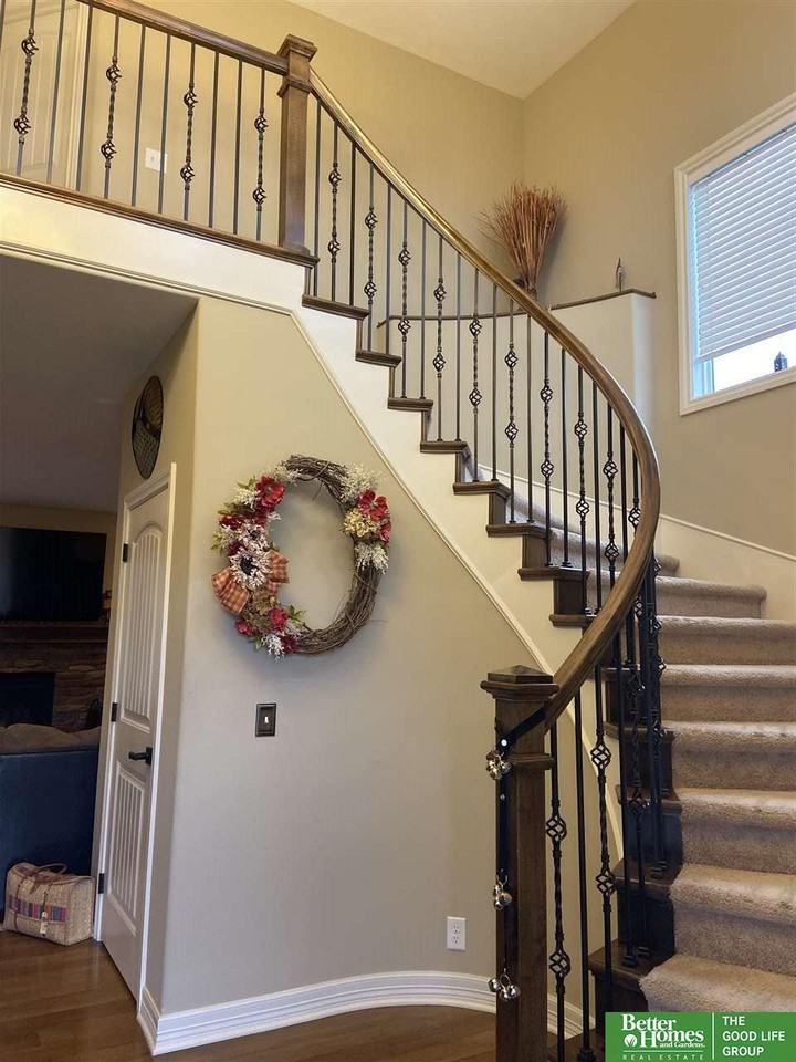 8515 S 105 Street - Photo 3 of 14