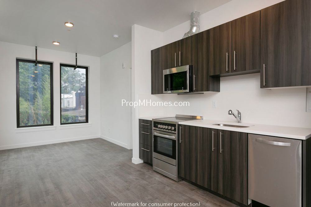 3334 Se Belmont Street Unit 204 #204 - Photo 2 of 11