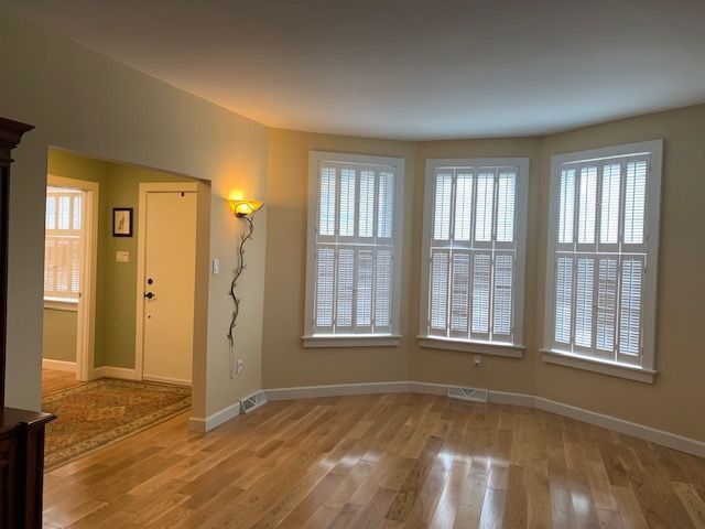 205 Front St - Photo 3 of 12