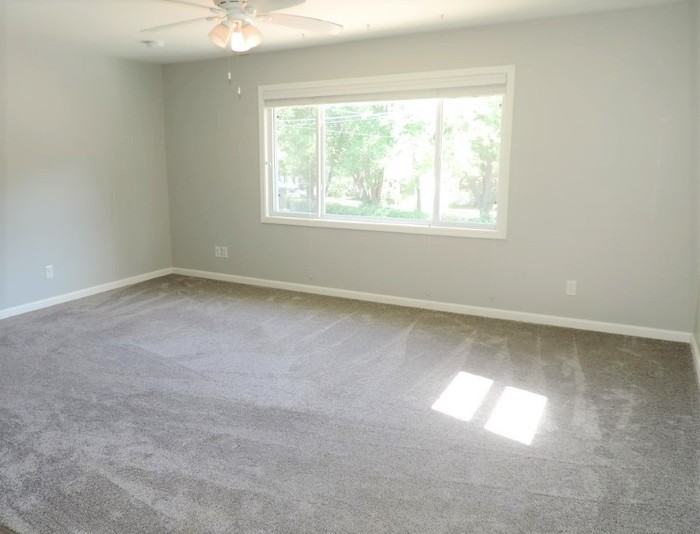 1928 F Street - Photo 3 of 19