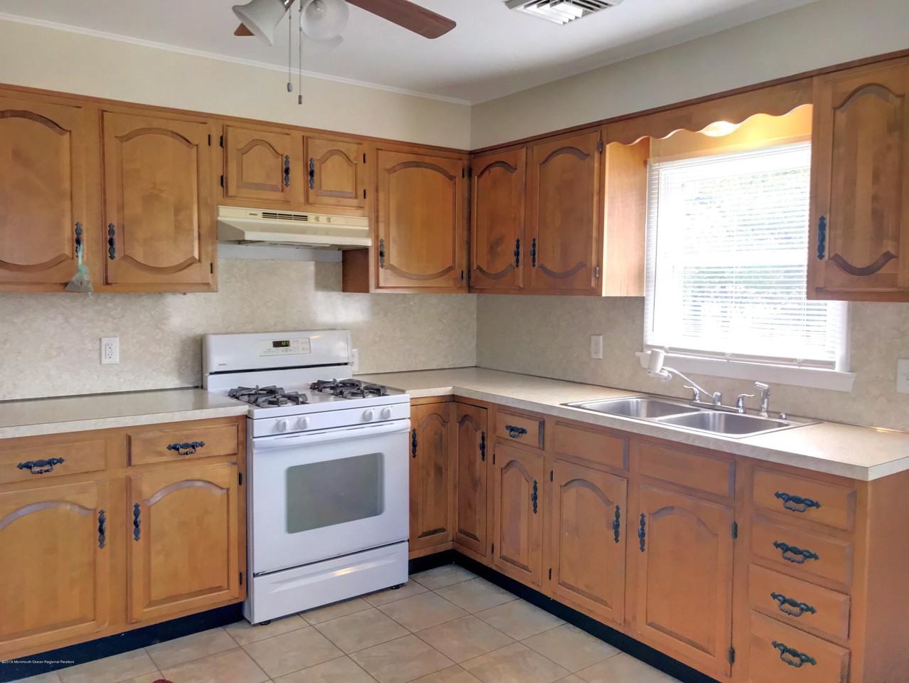 117 Laurel Avenue - Photo 2 of 12