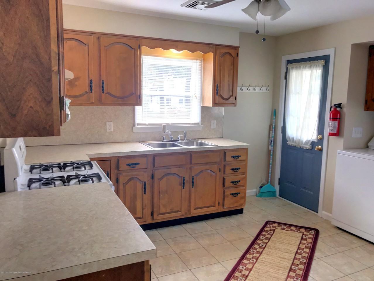 117 Laurel Avenue - Photo 3 of 12