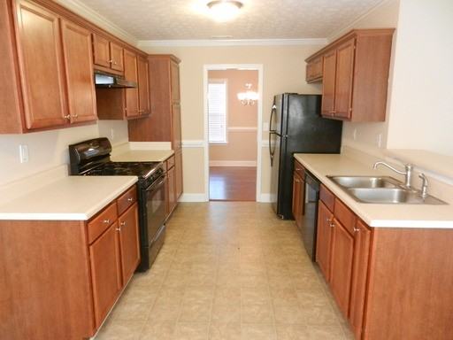 331 Bridgemill Ln - Photo 3 of 18