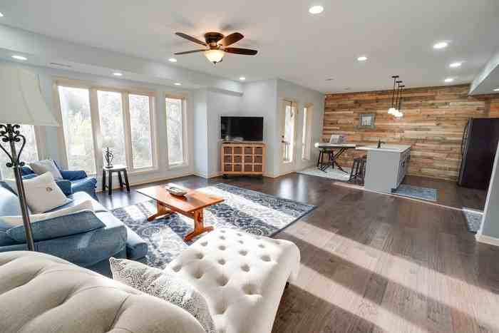 4338 North Jarboe Court - Photo 2 of 5