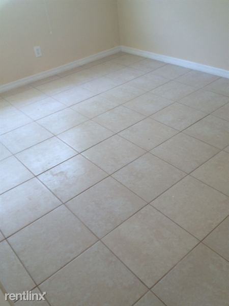 1808 41st Ave -- with $ 695 Move In Special ! - Photo 3 of 9