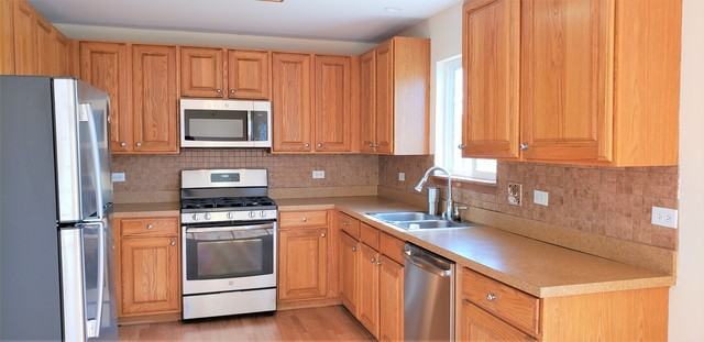 324 Kennedy - Photo 2 of 9