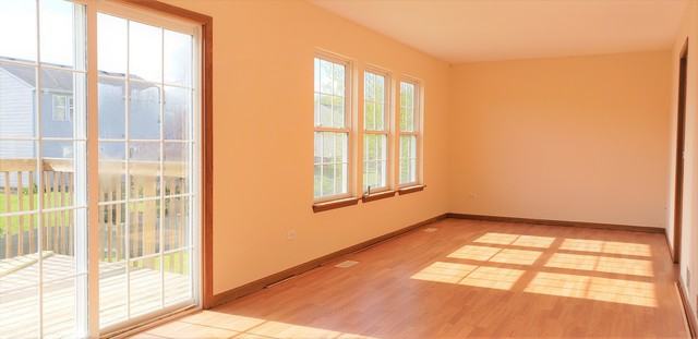 324 Kennedy - Photo 3 of 9