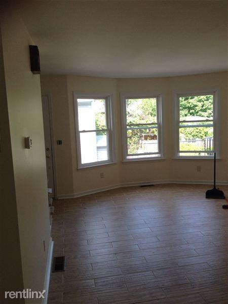 COLONIAL ROAD - Photo 3 of 7