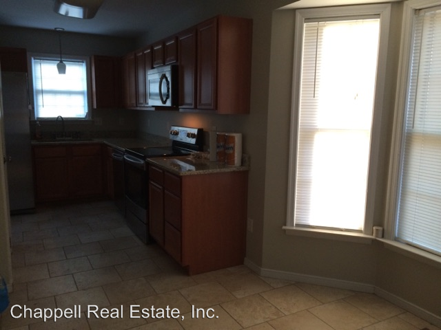 7713 Rolling Hill Road - Photo 3 of 5