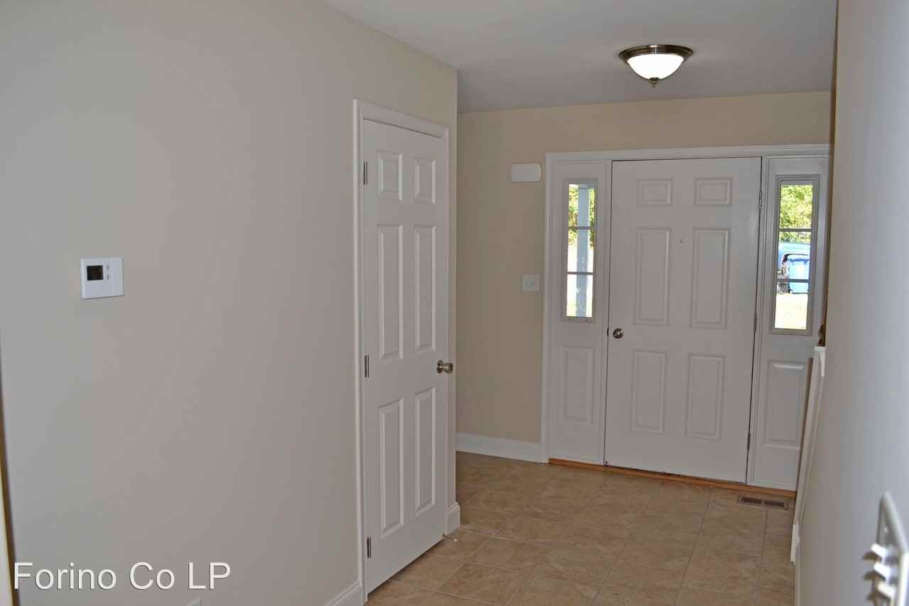 1380 Phillip Ave - Photo 2 of 17