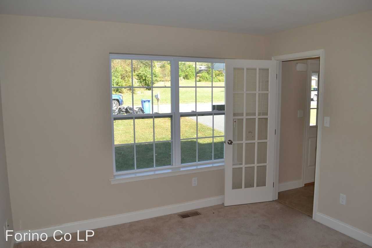 1380 Phillip Ave - Photo 3 of 17