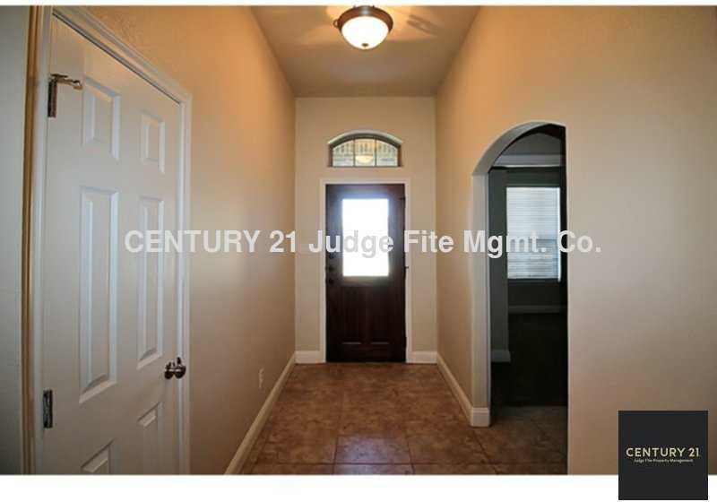 553 W. Oak Street - Photo 2 of 10