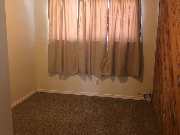 925 Hasvold Dr - Photo 3 of 7
