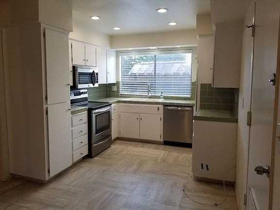 628 W Euclid Ave - Photo 2 of 18