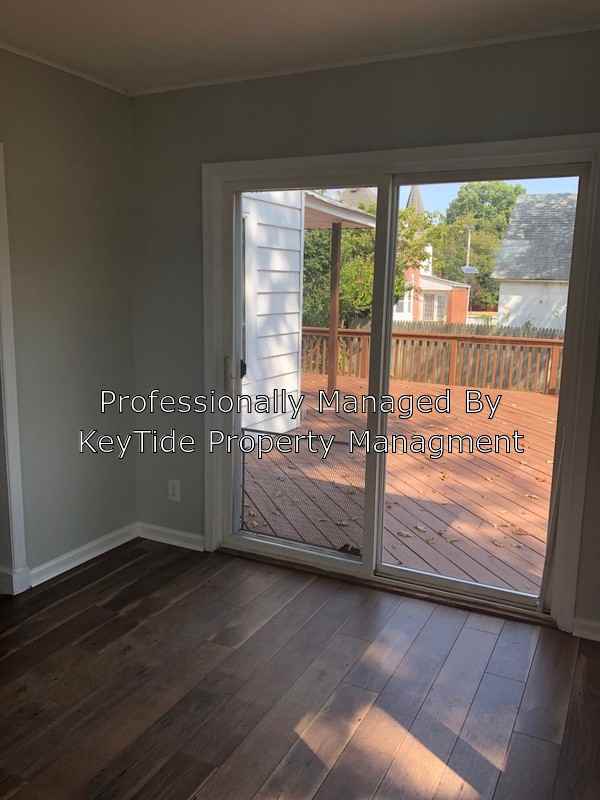 219 Monument Ave - Photo 3 of 9