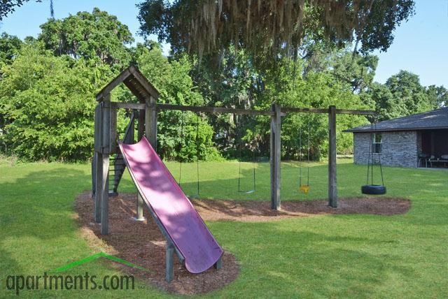 Bushnell Garden Apartments - Photo 3 of 18