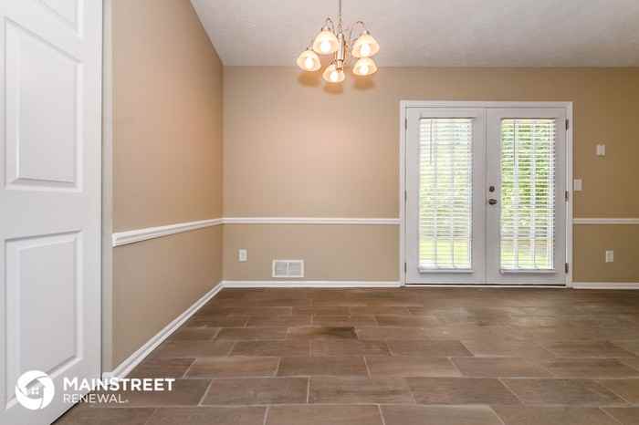 3275 Creekwood Drive - Photo 3 of 15