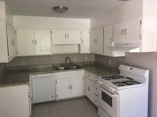 7025 Winkfield Place - Photo 3 of 8