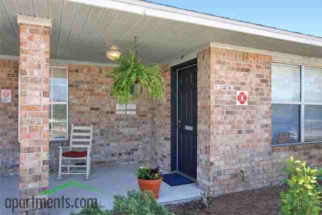 Laurel Hills Apartments: A Senior Community - Photo 3 of 15