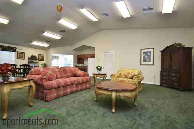Laurel Park Apartments - Photo 2 of 13