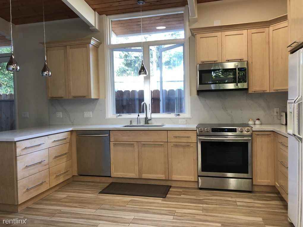 235 Scripps Ct - Photo 2 of 6