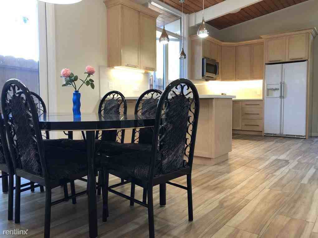 235 Scripps Ct - Photo 3 of 6