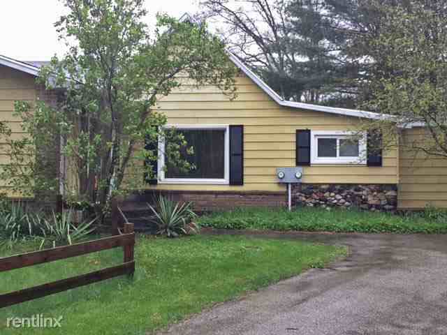 10 Miles East Of White Cloud - Photo 3 of 22