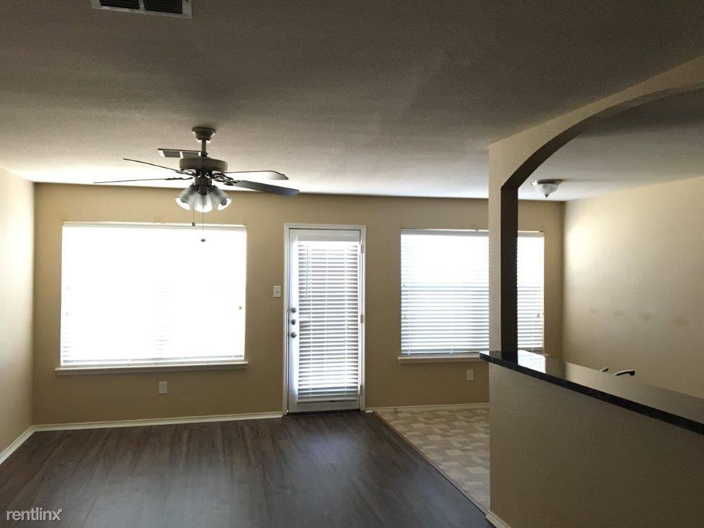 10709 Many Oaks Dr - Photo 3 of 14