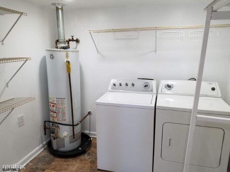 201 Naples Ave B - Photo 2 of 4