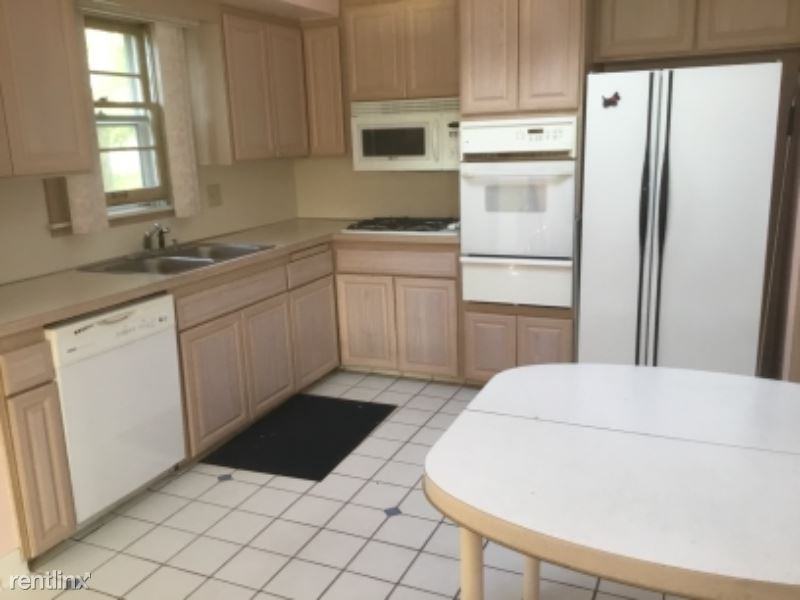 1631 Chelmsford Rd. - Photo 2 of 22
