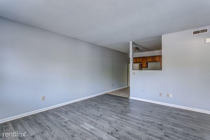 101 Sherry Ln 4 - Photo 3 of 11