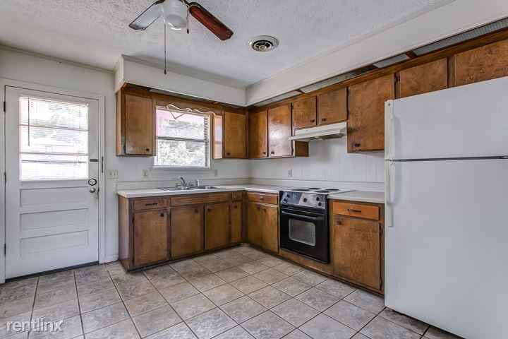 101 Sherry Ln 8 - Photo 2 of 11