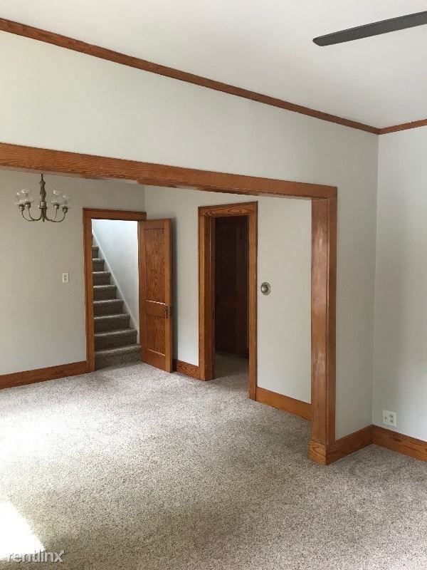 307 S 8th St - Photo 3 of 18