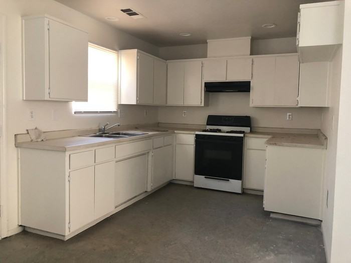 12505 Amethyst Avenue - Photo 2 of 8