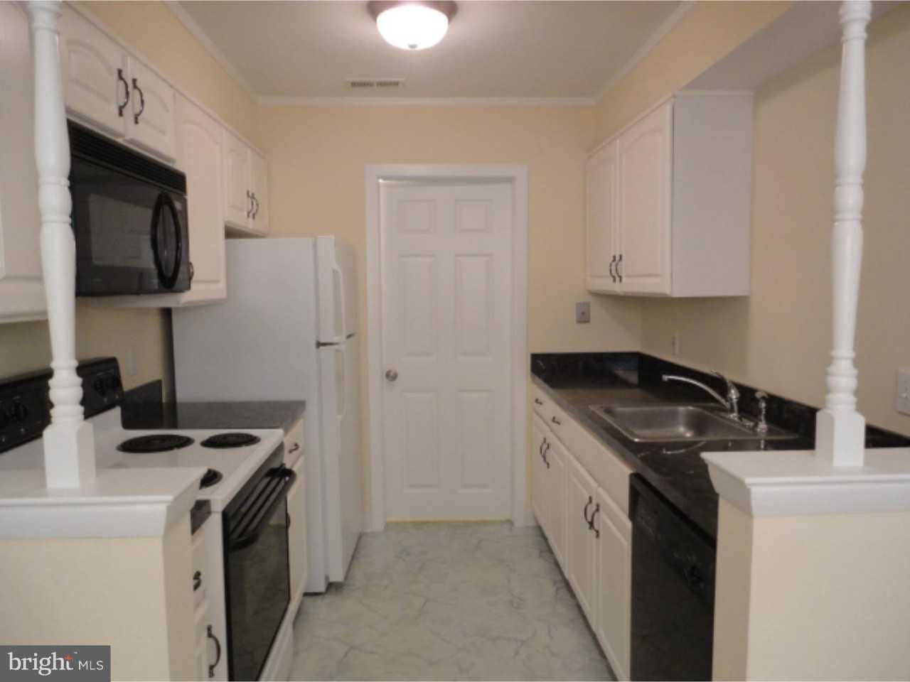 318A 318a Kenilworth Avenue - Photo 3 of 12