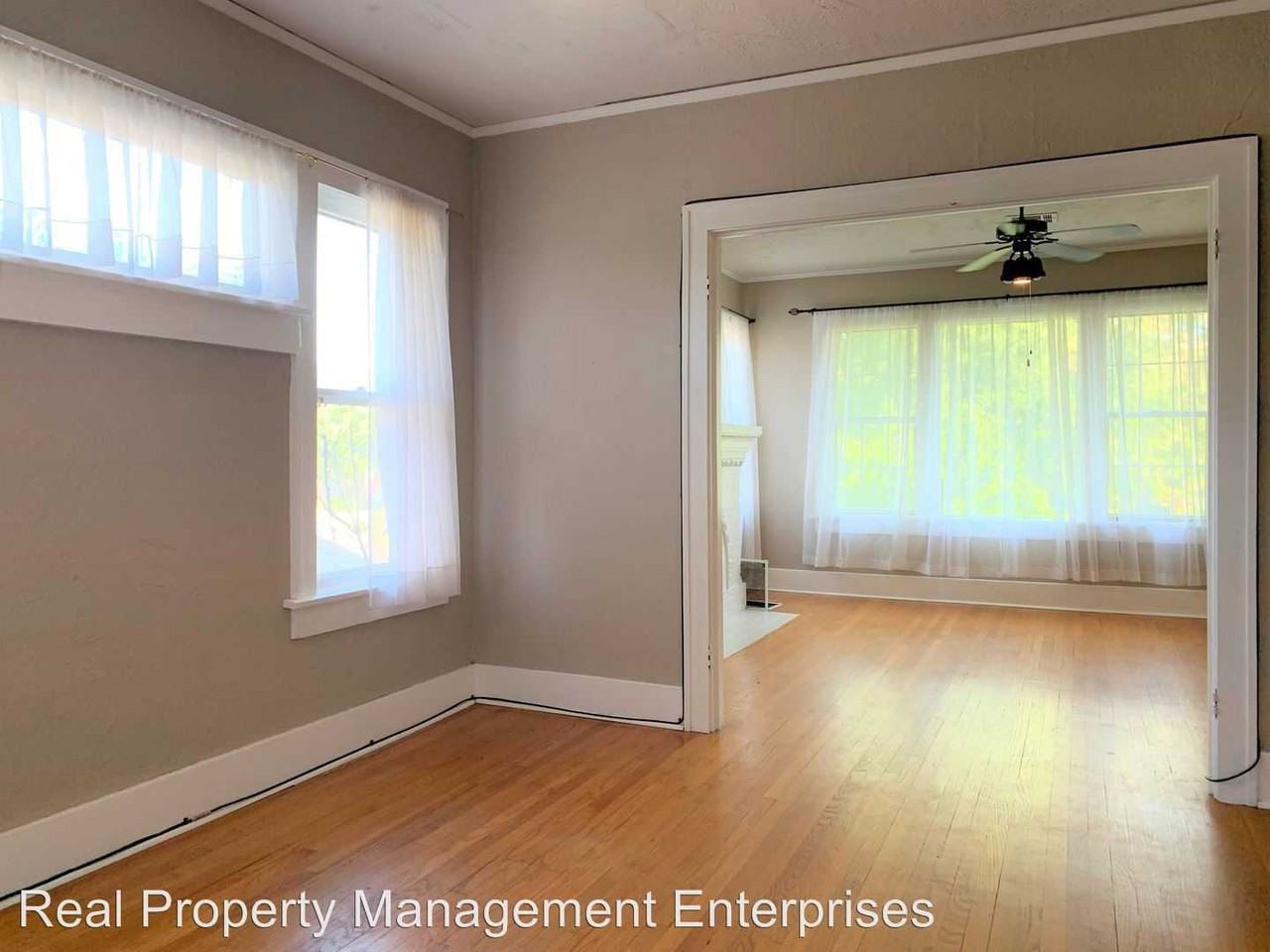 3021 1/2 1/2 N Robinson Ave ~ Upstairs - Photo 3 of 8