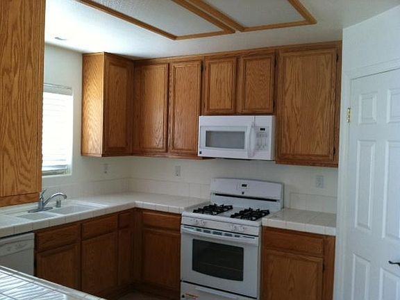 3529 Skyline Ln - Photo 3 of 5