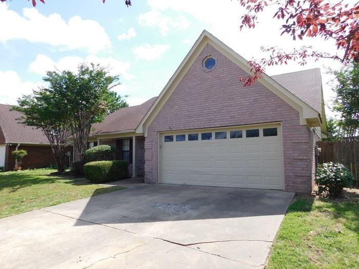 7070 Olive Ridge Drive - Photo 3 of 23