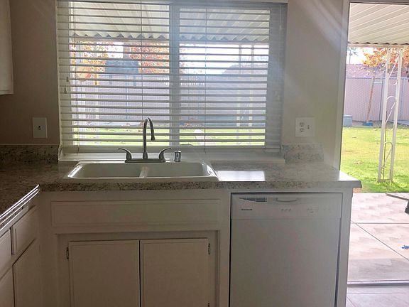 1440 Howard Court Howard Ct - Photo 3 of 10