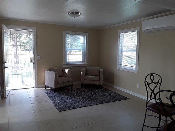 531 Haggin Ave - Photo 2 of 12